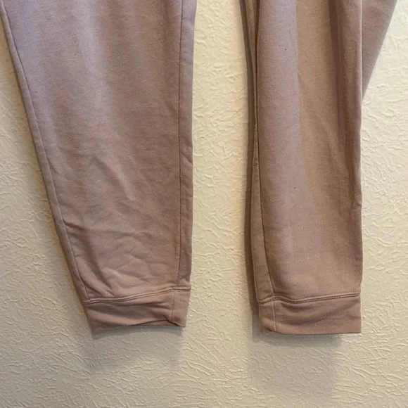 🏃‍♀️🏃‍♀️🏃‍♀️3 for 12$🏃‍♀️🏃‍♀️🏃‍♀️Old Navy Tan Joggers-XL - Picture 3 of 9